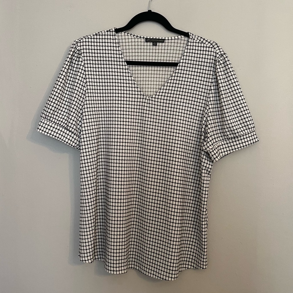 Adrianna Papell Black & White Short-Sleeve Shirt